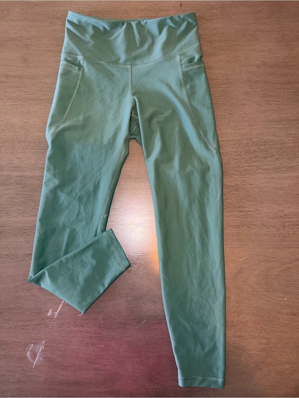 Old Navy Medium High-Waist Leggings in Sage Green